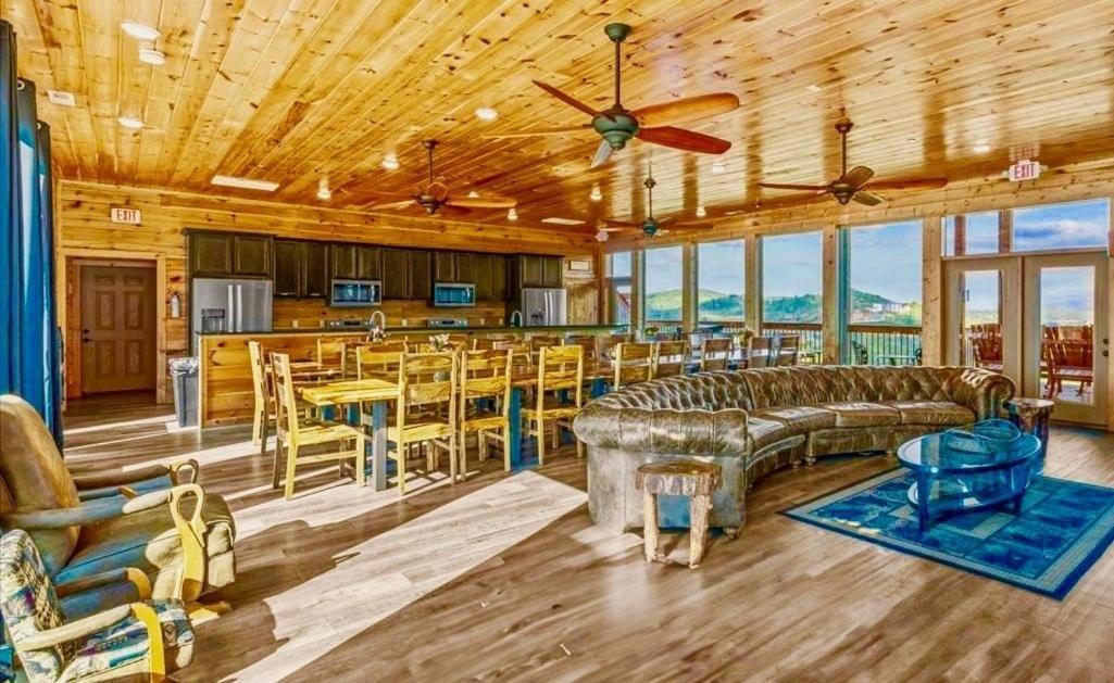 Mansion In The Sky Cabin جاتلينبرج المظهر الخارجي الصورة
