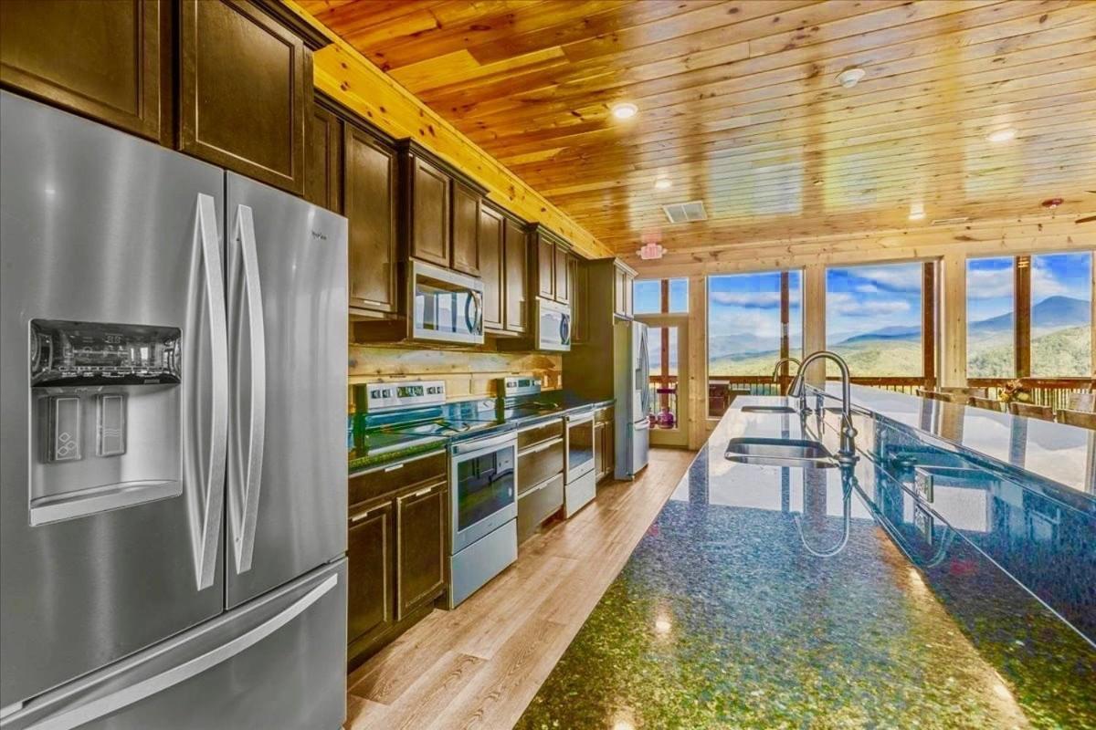 Mansion In The Sky Cabin جاتلينبرج المظهر الخارجي الصورة